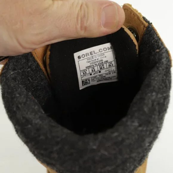 Sorel Tan and Black Winter Boots - Picture 13 of 13